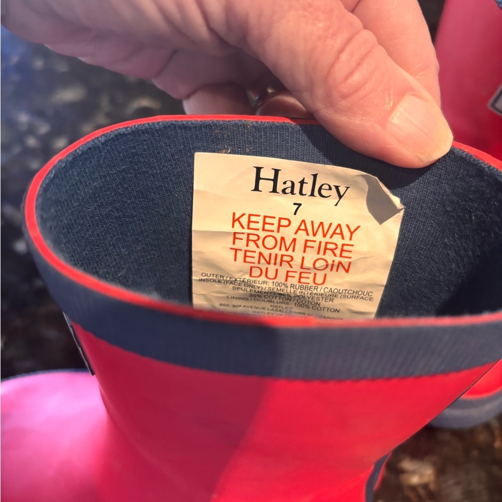 Hatley Kids Red Rain Boots, size 7 - Picture 2 of 4